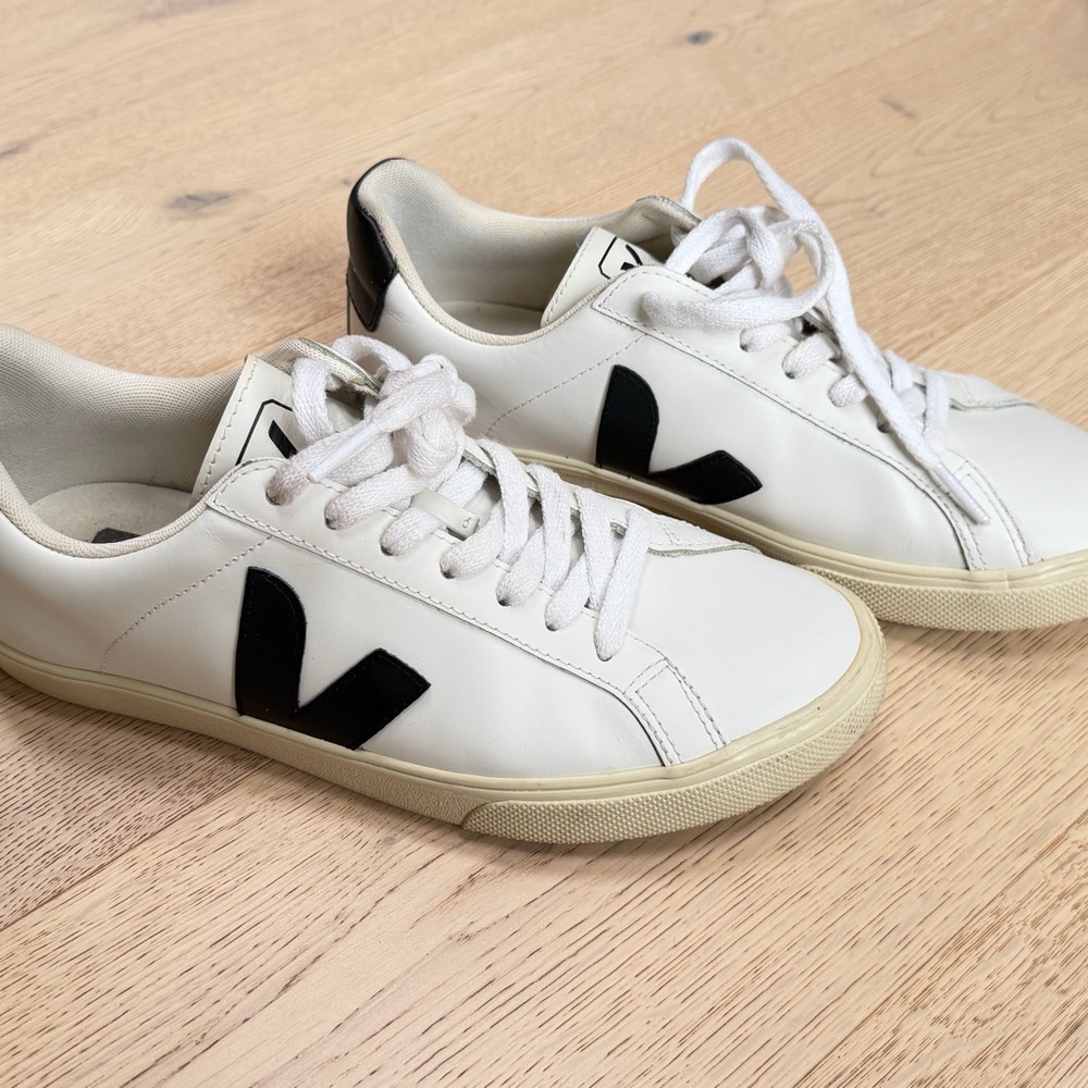 Veja Esplar black white size 6